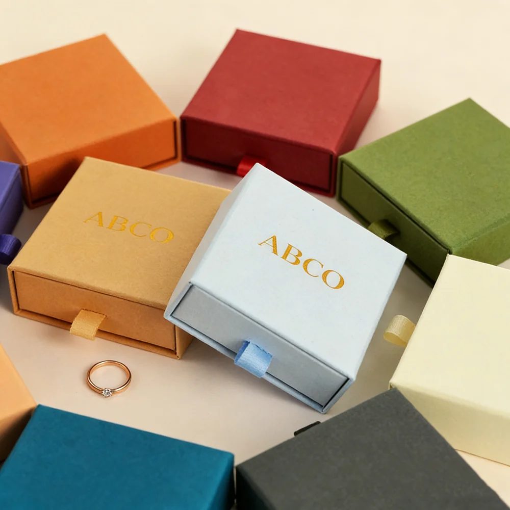 Logo nach Maß Recycled Paperboard Magnetverschluss Sponge Lining Schubladen Schmuck